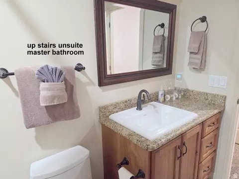 Bath - 10 Desert Wind Dr, Moab, UT 84532 photo 5 of 7
