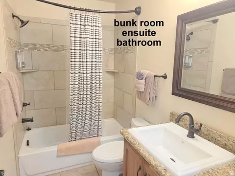 Bath - 10 Desert Wind Dr, Moab, UT 84532 photo 7 of 7