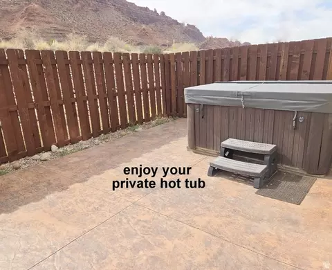 Exterior - 10 Desert Wind Dr, Moab, UT 84532 photo 2 of 4