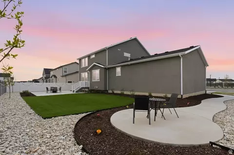 Exterior - 3233 W 2500 N, Clinton, UT 84015 photo 1 of 9