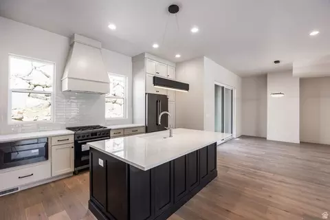 Kitchen - 372 W Ascent Dr #261, Hideout, UT 84036 photo 2 of 4
