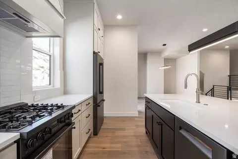 Kitchen - 372 W Ascent Dr #261, Hideout, UT 84036 photo 3 of 4