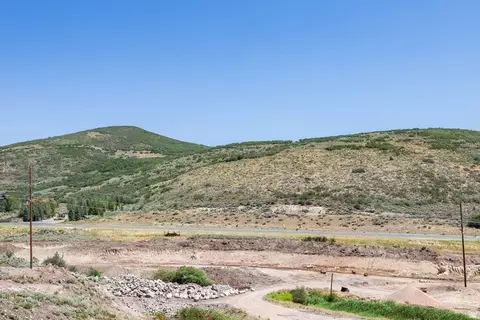 Exterior - 372 W Ascent Dr #261, Hideout, UT 84036 photo 4 of 10