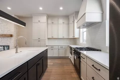 Kitchen - 372 W Ascent Dr #261, Hideout, UT 84036 photo 4 of 4