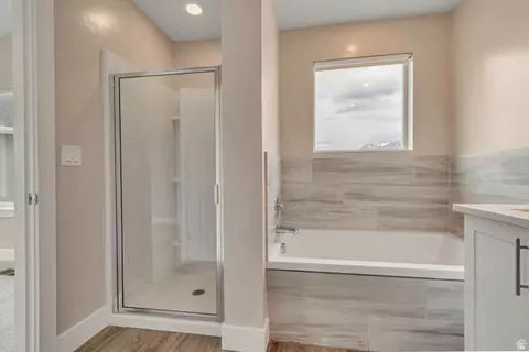 Bath - 1052 W 1970 S, Orem, UT 84058 photo 4 of 5