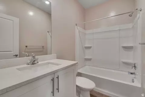 Bath - 1052 W 1970 S, Orem, UT 84058 photo 1 of 5