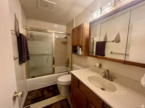 Bath - 384 Tusher St, Moab, UT 84532 photo 1 of 1