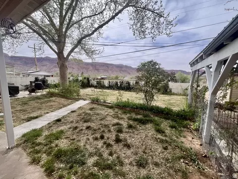 Exterior - 384 Tusher St, Moab, UT 84532 photo 8 of 14