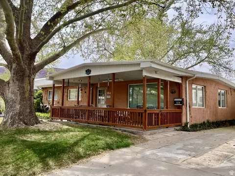 384 Tusher St, Moab, UT 84532