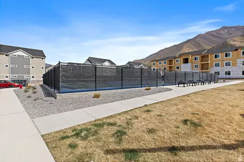 Exterior - 4735 S Alder Dr #F101, Mapleton, UT 84664 photo 4 of 5