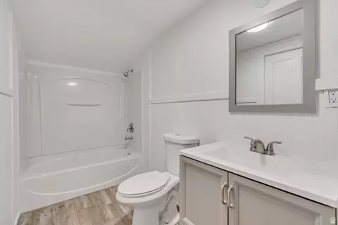 Bath - 8831 S 400 E, Sandy, UT 84070 photo 3 of 3