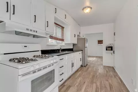 Kitchen - 8831 S 400 E, Sandy, UT 84070 photo 2 of 4