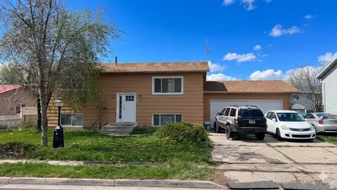 Exterior - 959 Three Point Ave, Logan, UT 84321 photo 4 of 5