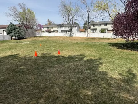 Exterior - 747 S Hanover Dr, Orem, UT 84058 photo 5 of 9