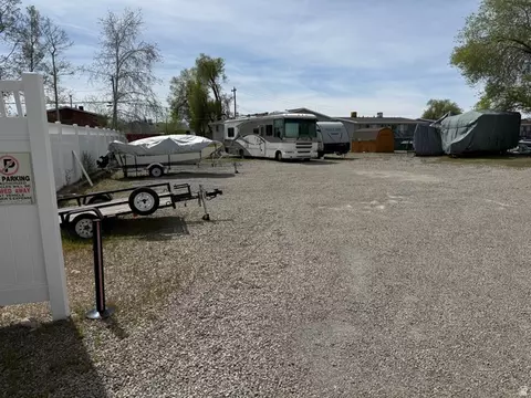 Exterior - 747 S Hanover Dr, Orem, UT 84058 photo 3 of 9