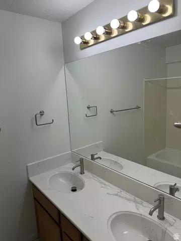 Bath - 747 S Hanover Dr, Orem, UT 84058 photo 2 of 3