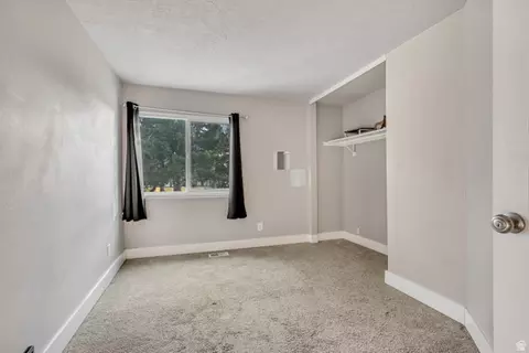 Bedroom - 5189 S Gravenstein Park W, Murray, UT 84123 photo 3 of 4