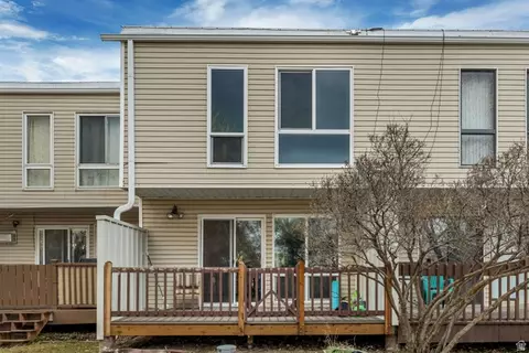 Exterior - 5189 S Gravenstein Park W, Murray, UT 84123 photo 3 of 3
