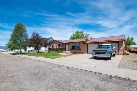Exterior - 191 E 1000 N, Beaver, UT 84713 photo 2 of 11