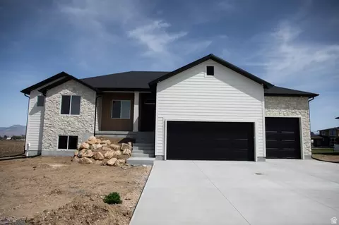4586 S 6300 W, Hooper, UT 84315