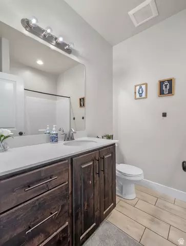 Bath - 1085 N Coachman Ln, Spanish Fork, UT 84660 photo 2 of 5
