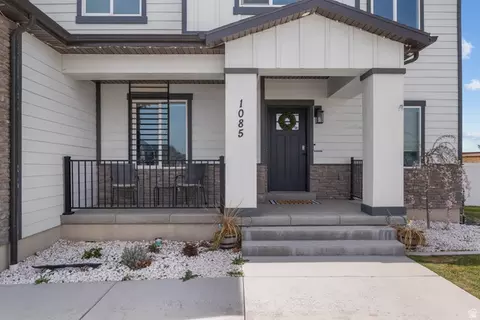 Exterior - 1085 N Coachman Ln, Spanish Fork, UT 84660 photo 2 of 9