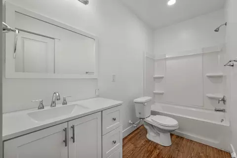 Bath - 1085 N Coachman Ln, Spanish Fork, UT 84660 photo 4 of 5