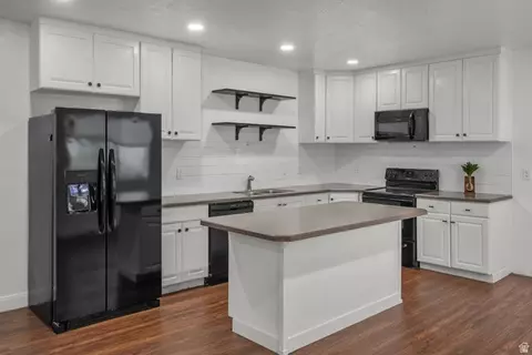 Kitchen - 1085 N Coachman Ln, Spanish Fork, UT 84660 photo 4 of 4