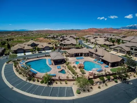 Exterior - 4154 E Torrey Pines Dr, Washington, UT 84780 photo 2 of 3