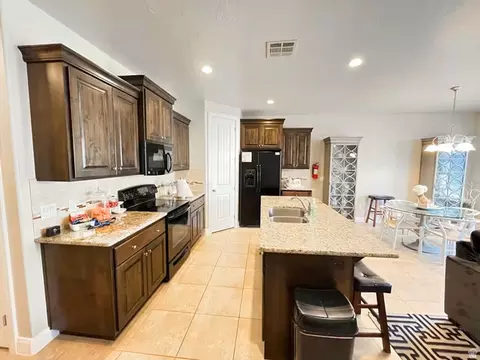 Kitchen - 4154 E Torrey Pines Dr, Washington, UT 84780 photo 2 of 3