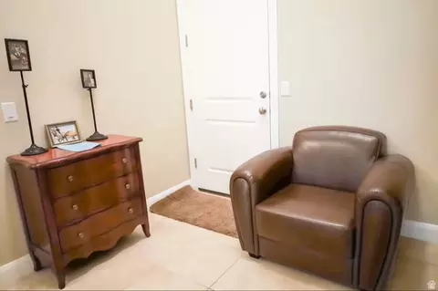 Entry Way - 4154 E Torrey Pines Dr, Washington, UT 84780 photo 4 of 4