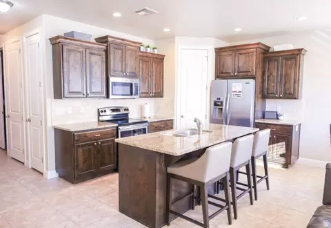 4285 E Razor Ridge Dr, Washington, UT 84780