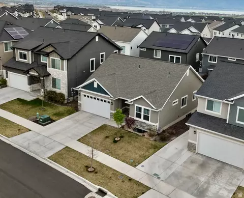 128 N Foxmoor Way, Saratoga Springs, UT 84045