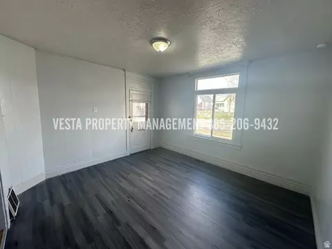 Living - 471 E 22nd St S, Ogden, UT 84401 photo 2 of 2