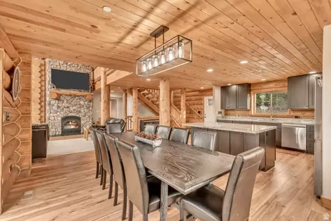Dining - 17029 S Alta Dr, Spanish Fork, UT 84660 photo 4 of 5