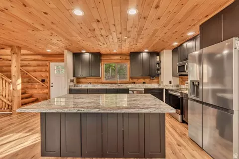Kitchen - 17029 S Alta Dr, Spanish Fork, UT 84660 photo 6 of 6