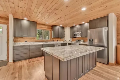 Kitchen - 17029 S Alta Dr, Spanish Fork, UT 84660 photo 5 of 6