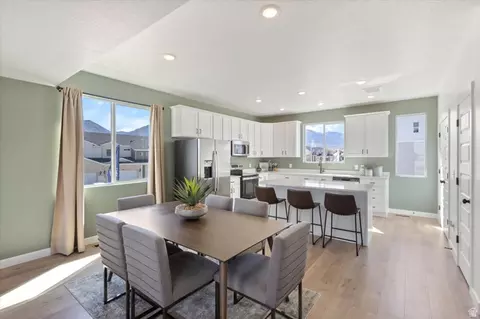 Dining - 1304 E 1280 N #9-34, Payson, UT 84651 photo 3 of 3