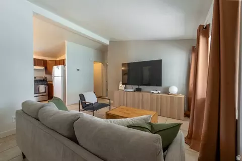 17 W Tiny Wood Dr S, Sandy, UT 84070