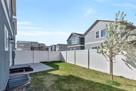 Exterior - 8703 N Riviera Aly, Eagle Mountain, UT 84005 photo 2 of 4