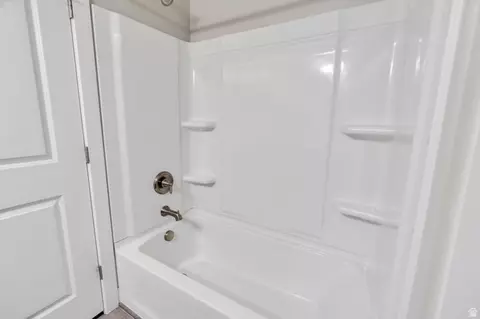 Bath - 8703 N Riviera Aly, Eagle Mountain, UT 84005 photo 5 of 7