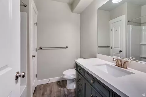 Bath - 8703 N Riviera Aly, Eagle Mountain, UT 84005 photo 4 of 7