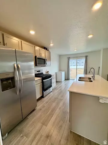 1051 Merchant Rd, Saratoga Springs, UT 84043