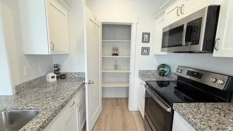 Kitchen - 5124 E Lakefield Dr, Eagle Mountain, UT 84005 photo 5 of 5