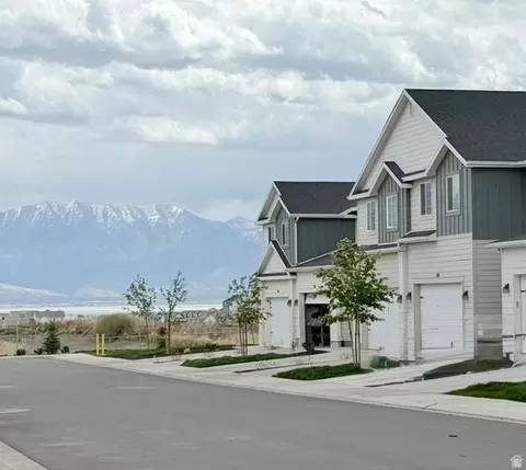 Exterior - 5124 E Lakefield Dr, Eagle Mountain, UT 84005 photo 2 of 6