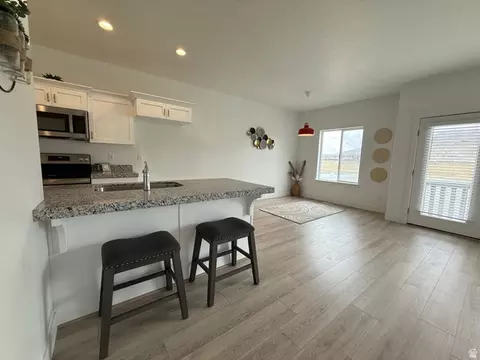 Kitchen - 5124 E Lakefield Dr, Eagle Mountain, UT 84005 photo 1 of 5