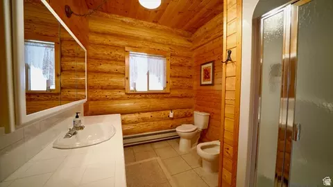 Bath - 23000 N 14125 E, Fairview, UT 84629 photo 2 of 3