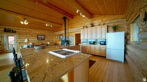 Kitchen - 23000 N 14125 E, Fairview, UT 84629 photo 3 of 3