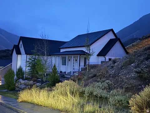 3278 E Hawk Dr, Spanish Fork, UT 84660