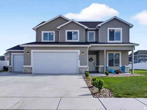 2429 W 2900 N, Farr West, UT 84404